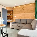 Schuss - Location: De 35 M2 Avec Grand Balcon Sud Ouest Mae-9894 شقة *